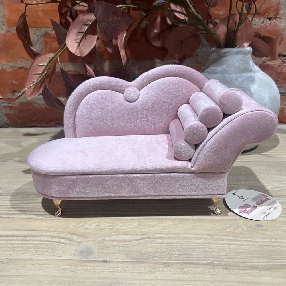 NWT Pink Velvet Chaise Jewelry Holder